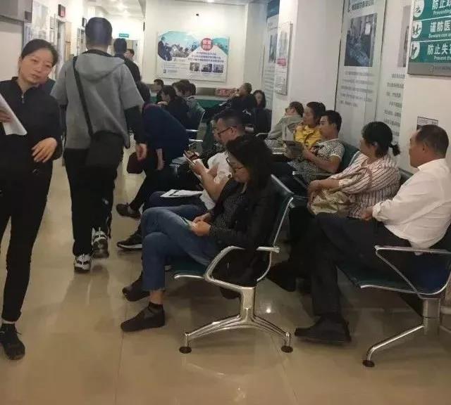 全國最佳民營眼科醫(yī)師彭志華：鉆研眼科激光術(shù)，一改“飛蚊”難困局